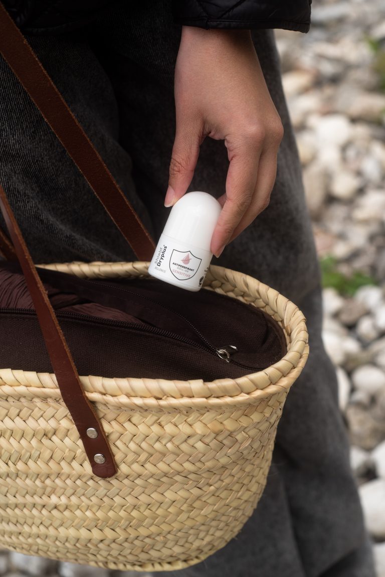 Shield Dryplus brand universe, everyday comfort in use.